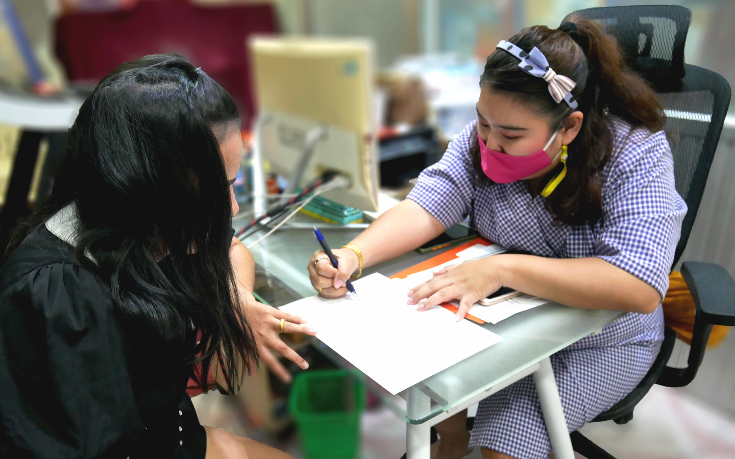 ให้คำปรึกษาอย่างเป็นกันเองและอธิบายอย่างละเอียด ทำให้เข้าใจถึงสาเหตุของอาการ และเข้าใจ ขั้นตอนวิธีการรักษาอย่างครบถ้วนเมื่อมารับบริการ ที่นี่
